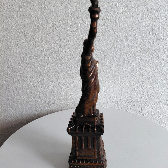 Bronze Statue of Liberty Figurine - Picture 6 of 15